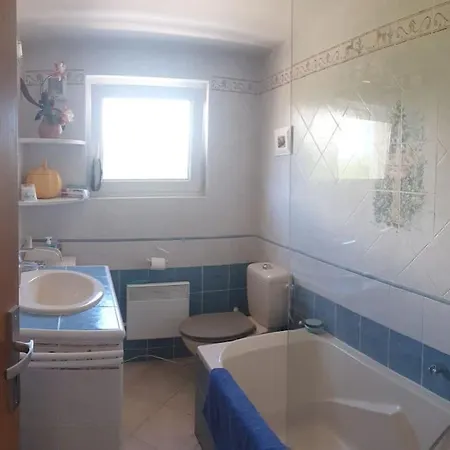 Rez De Cedalik Piscine Et Vue Saint-Raphael (Var)